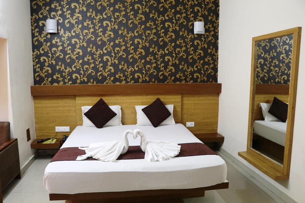 Hotel Vaishnavi Джайпур Екстериор снимка