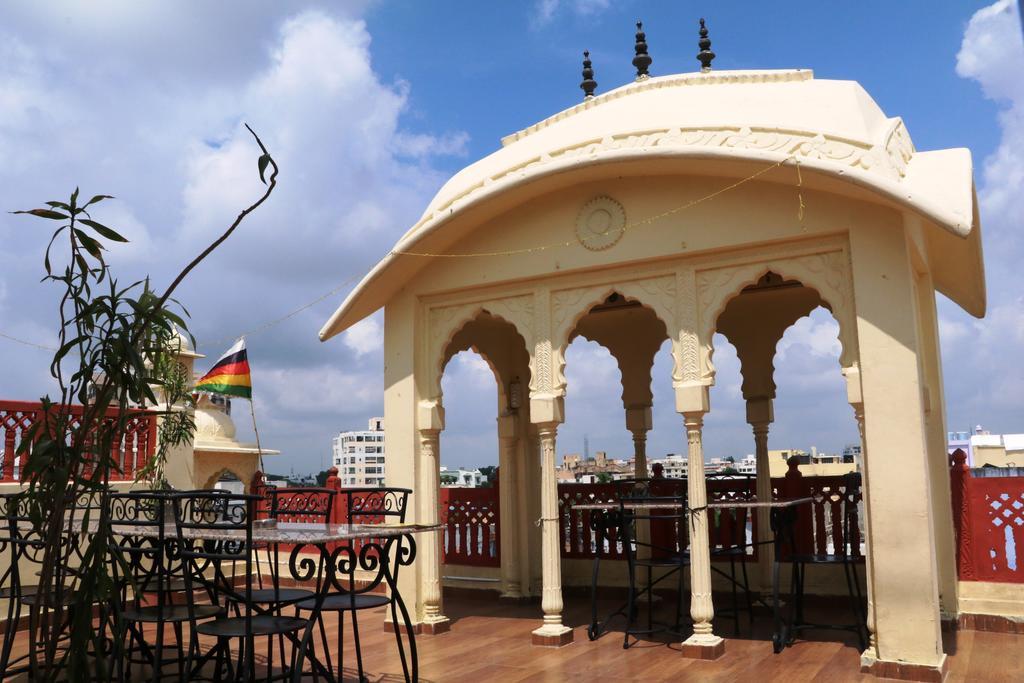 Hotel Vaishnavi Джайпур Екстериор снимка