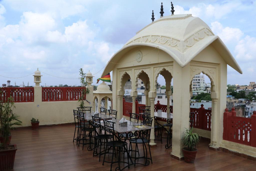 Hotel Vaishnavi Джайпур Екстериор снимка
