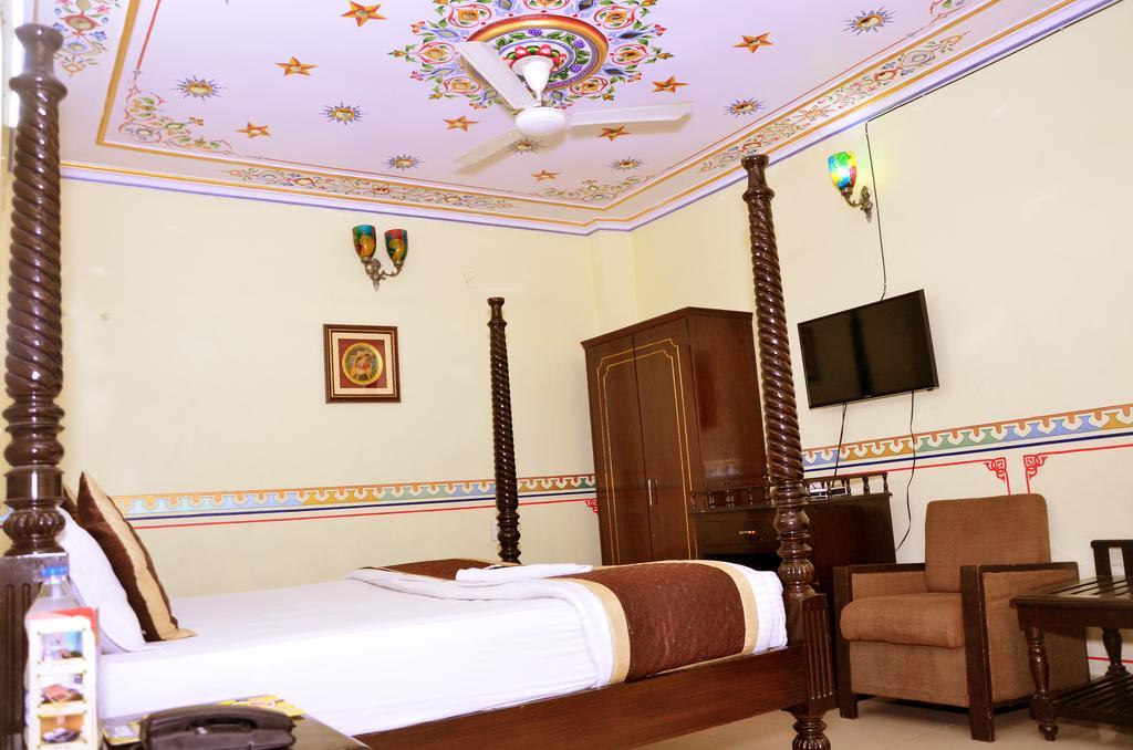 Hotel Vaishnavi Джайпур Екстериор снимка