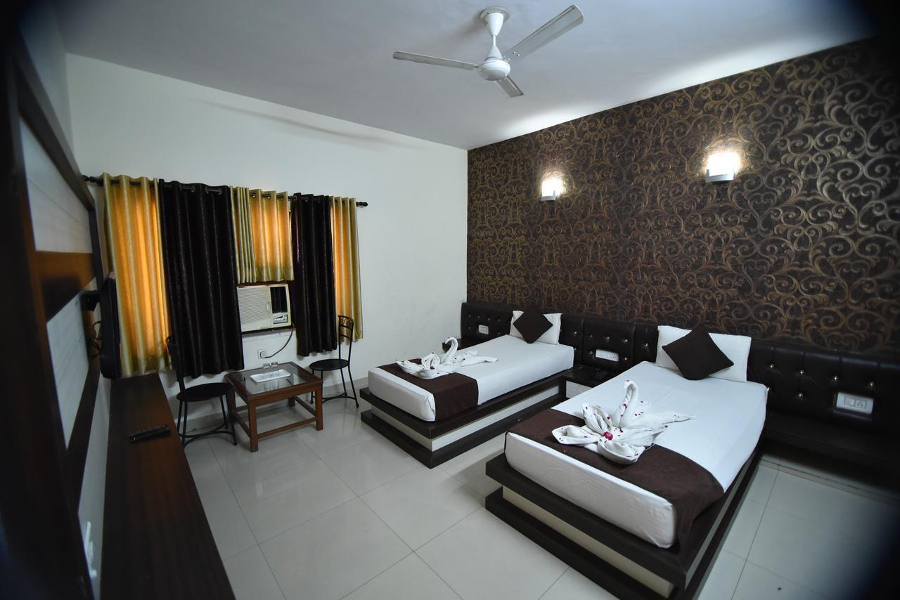 Hotel Vaishnavi Джайпур Екстериор снимка