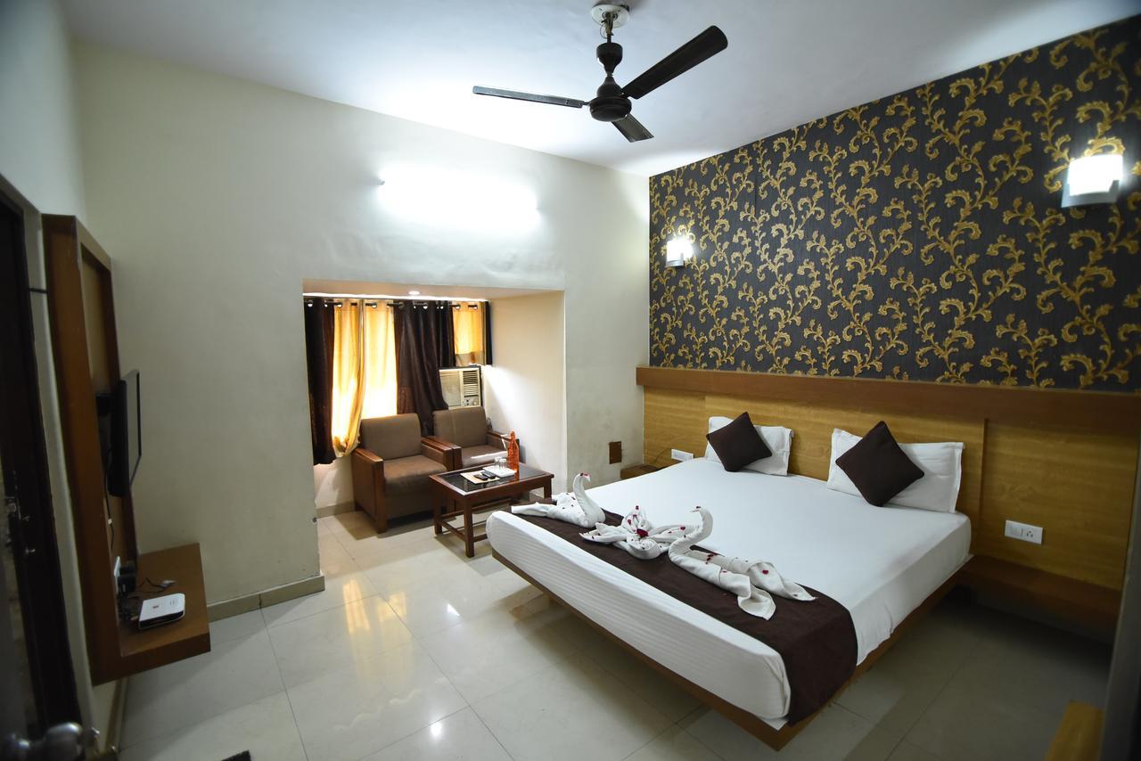 Hotel Vaishnavi Джайпур Екстериор снимка