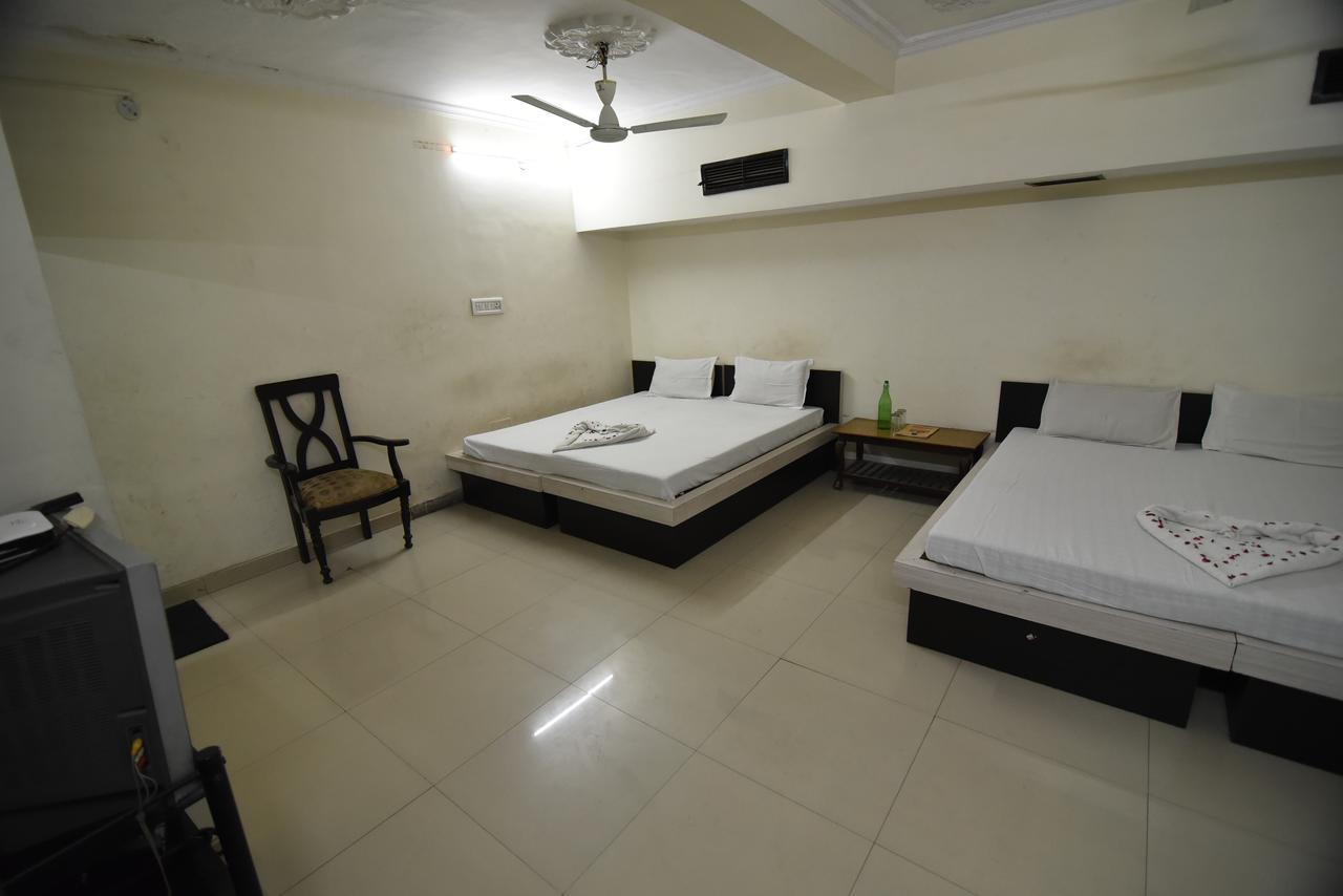 Hotel Vaishnavi Джайпур Екстериор снимка