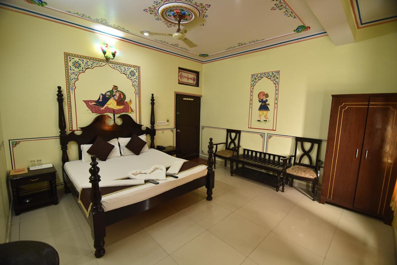 Hotel Vaishnavi Джайпур Екстериор снимка