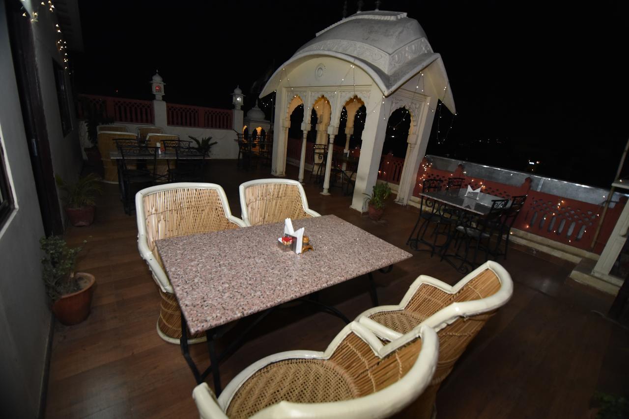 Hotel Vaishnavi Джайпур Екстериор снимка