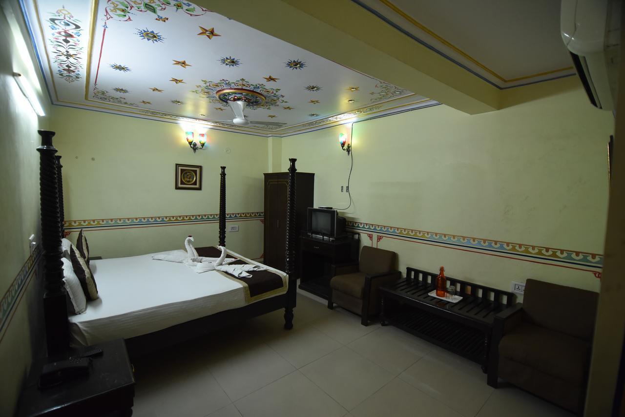 Hotel Vaishnavi Джайпур Екстериор снимка