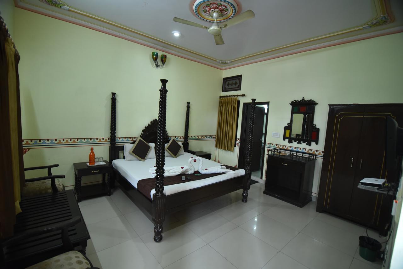 Hotel Vaishnavi Джайпур Екстериор снимка