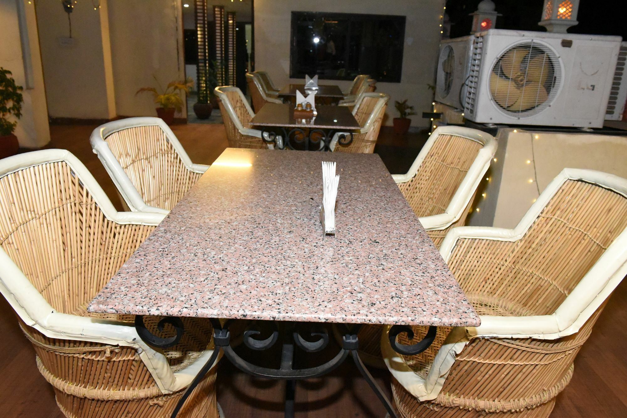 Hotel Vaishnavi Джайпур Екстериор снимка